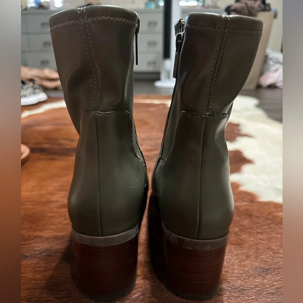 Vionic Ronan waterproof boot in Olive, sz 8.5, EUC - Picture 2 of 9